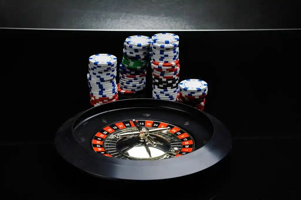 Pengguna membaca ketentuan dan syarat layanan di agenslot138 dengan warna tema gelap